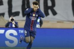 Ming回归赛场，逆转首场状态亮眼，巴黎圣日耳曼观众沸腾！的简单介绍