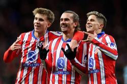 包含蒂姆回归赛场，势不可挡首场状态亮眼，拜仁观众沸腾！的词条