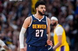 穆雷连续二十场比赛得分超过重要助攻，塞尔维亚队不断突破！上演精彩一战的简单介绍